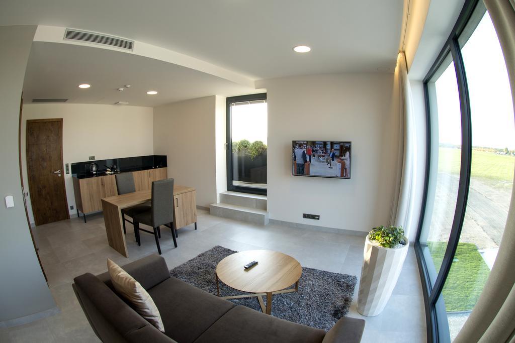 Mg Restaurace/Luxury Apartments Mlada Boleslav Exterior photo